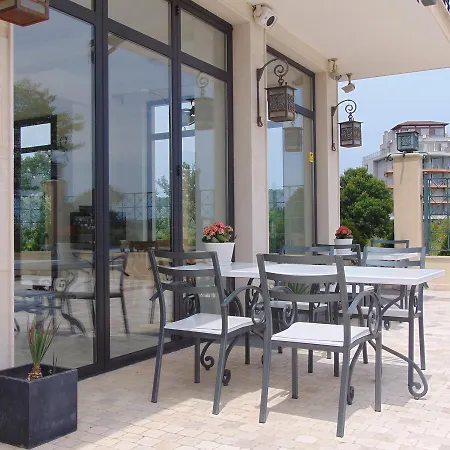 Liberty 公寓式酒店 4*